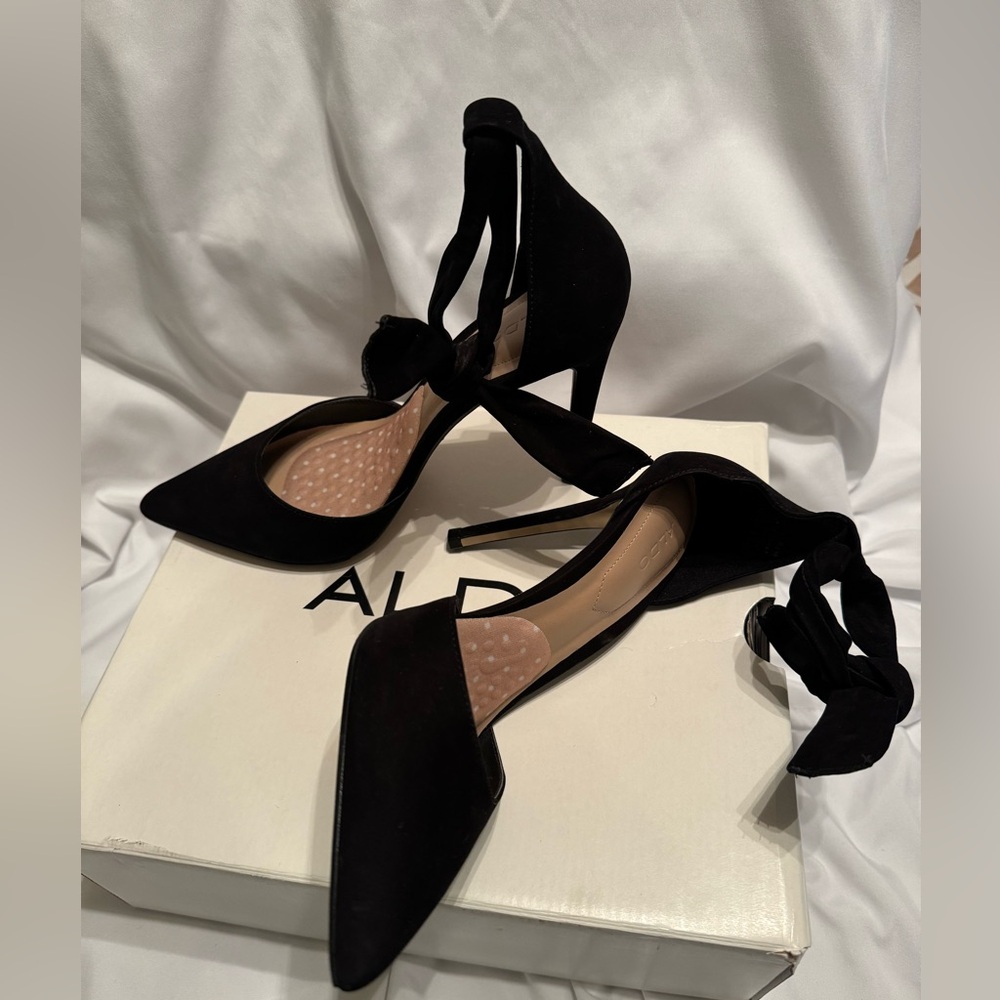 Black Suede ankle tie 4” heels by Aldo - Picture 5 of 7